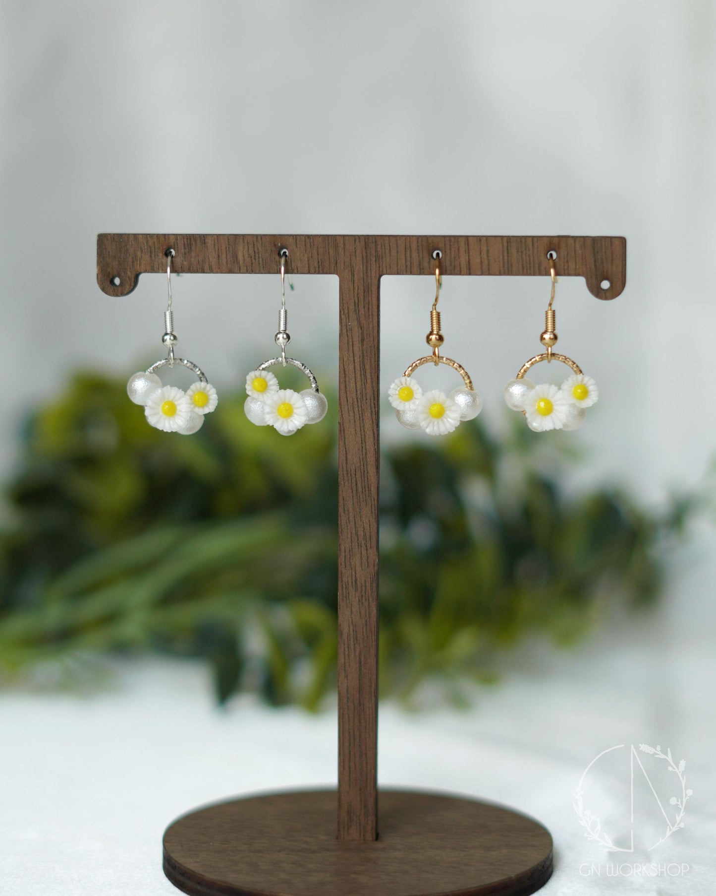 Pure Daisy Charms - April Birth Flowers