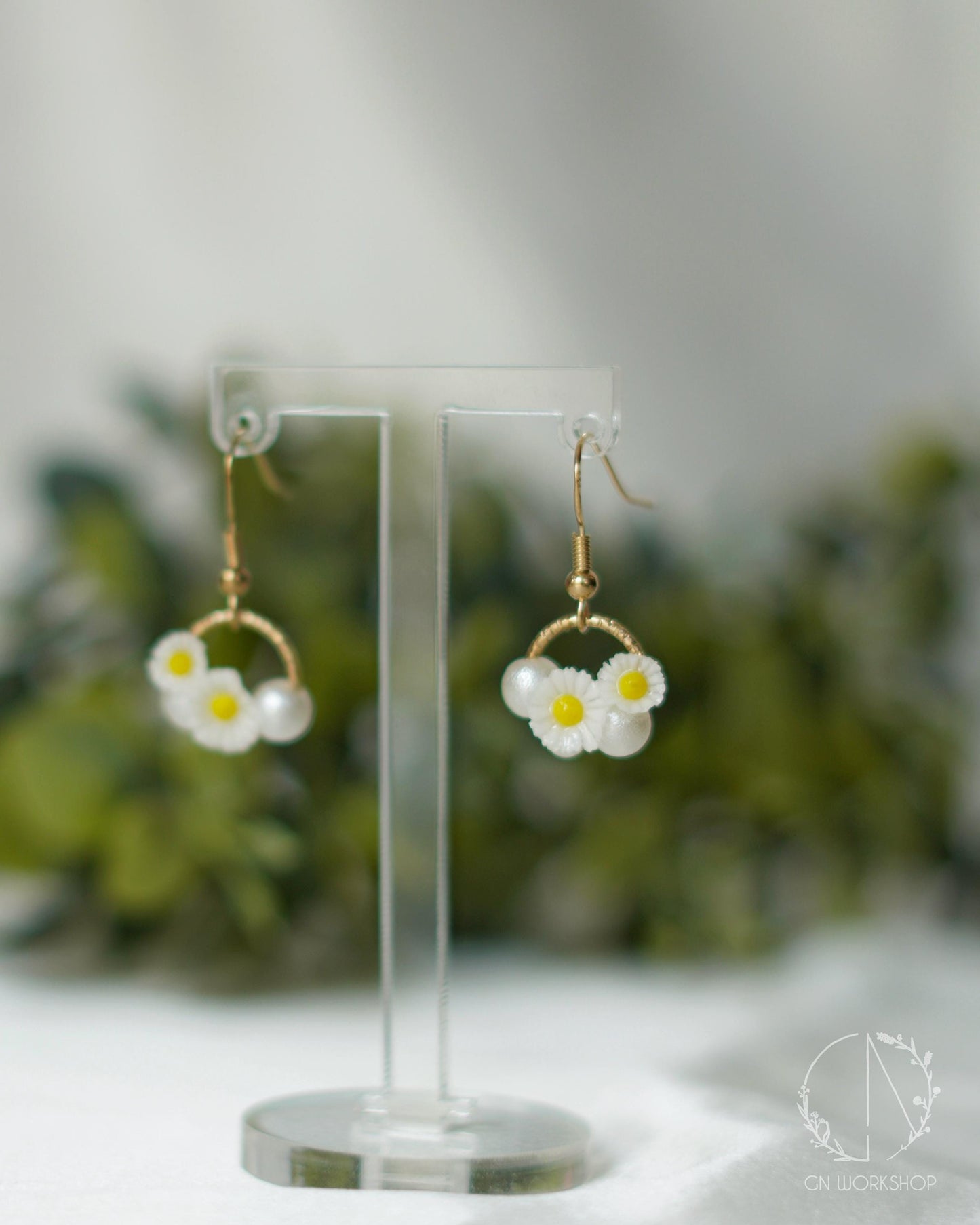 Pure Daisy Charms - April Birth Flowers